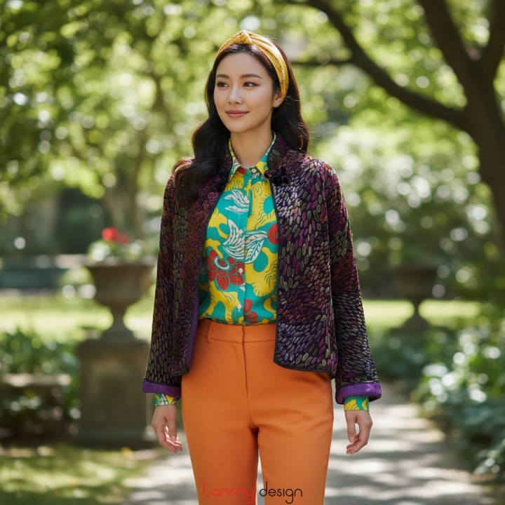 Short velvet jacket with one button and polka-dot floral pattern